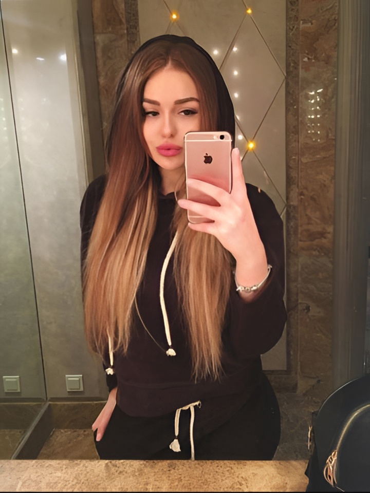 Лизочка привлекальеная девушка из Добрянки цена от 2500 руб