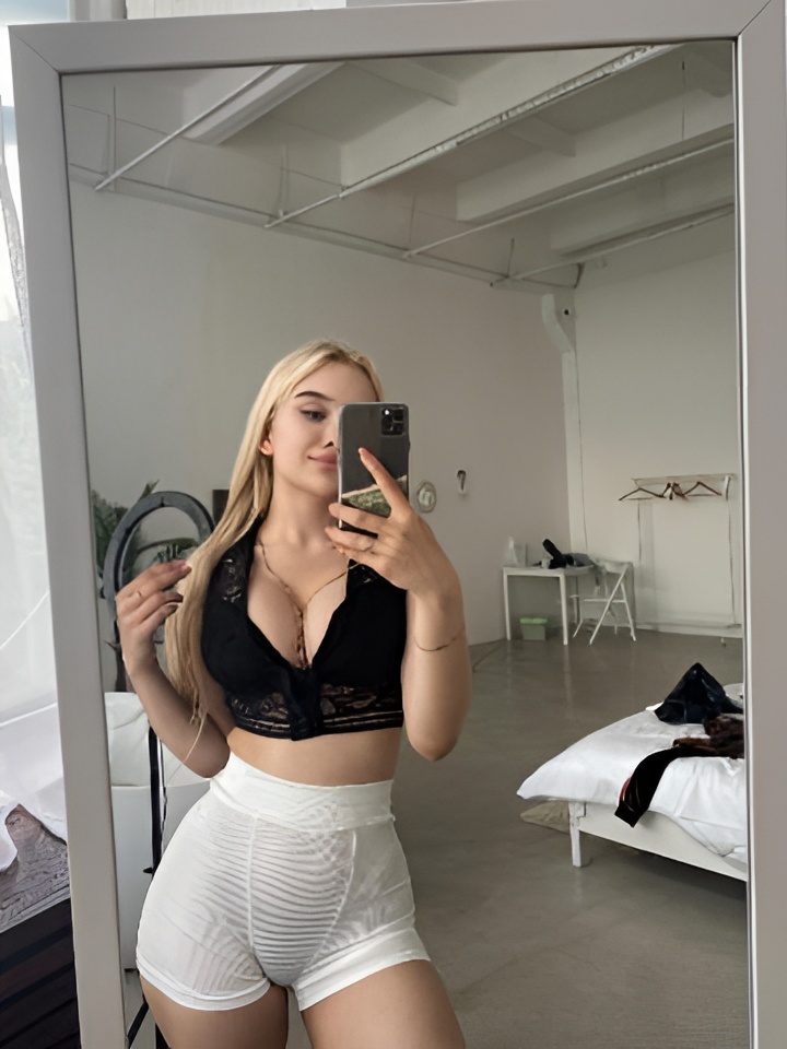 Виктория привлекальеная девушка из Добрянки цена от 2500 руб