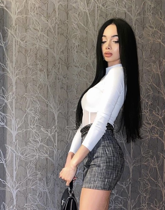 🎥 ЭННИ привлекальеная девушка из Добрянки цена от 5000 руб