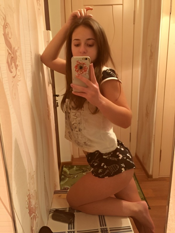 Риана привлекательная девушка из Добрянки цена от 1500 руб