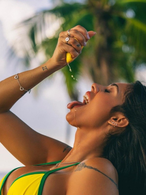 Карина привлекательная девушка из Добрянки цена от 4000 руб